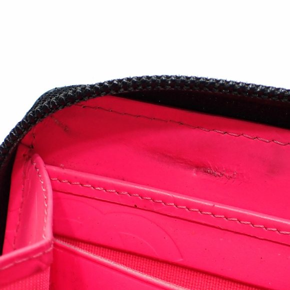 CHANEL Black Leather Logo Wallet - Picture 5 of 9